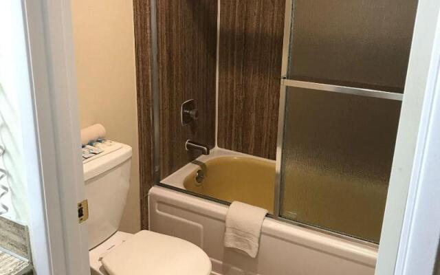 Smokey Point Motor Inn