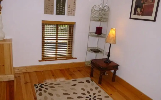 Belan Lodge - Courtyard Accommodation,"The Francis Richard"