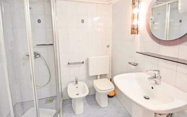 Apartment Dado Civray