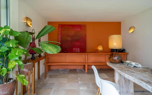 Rouge Bali - Lounge Bar, Villas & Spa