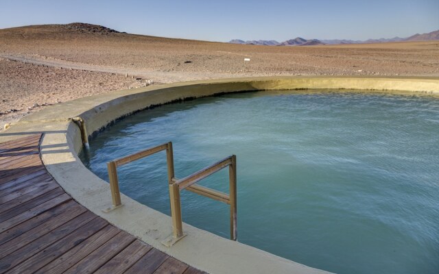 Kanaan N/a'an ku sê Desert Retreat