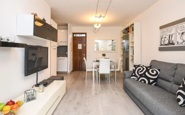 Zoe Apartment