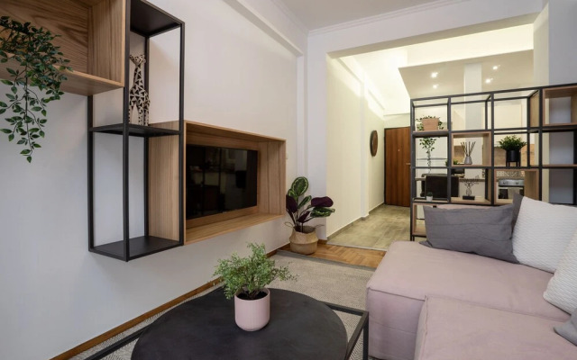 Black Pearl apt in Koukaki