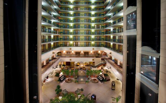 Embassy Suites by Hilton Indianapolis Downtown