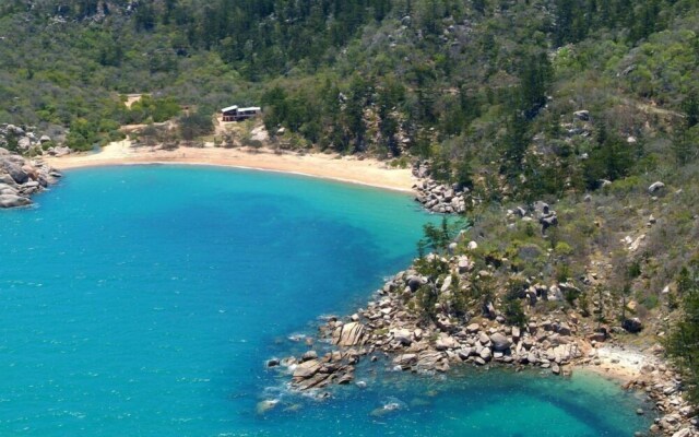 The Beach House At Arthur Bay