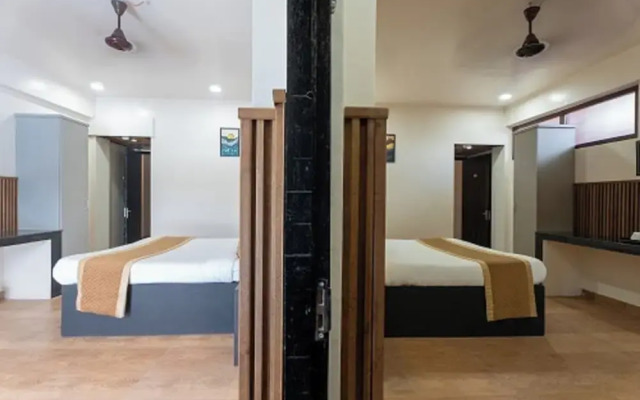 Hotel Mainak