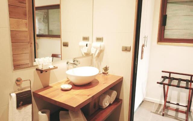 Maki Hotel