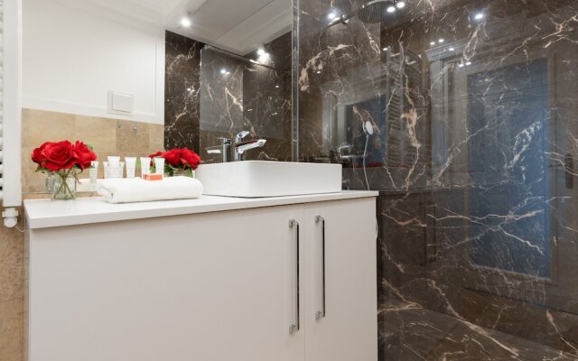 Czerniakowska 131 by Renteres Prestige