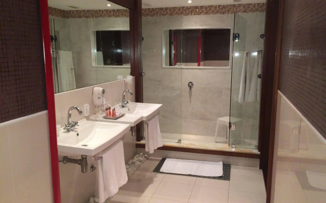 Sailing Hotel & Spa