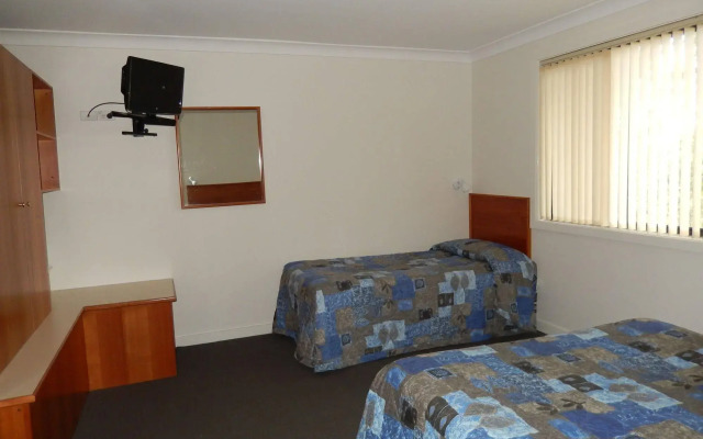 Pioneer Way Motel