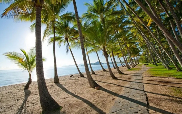 Luxury Apartment at Sea Temple Palm Cove 2 Bed 2 Bath