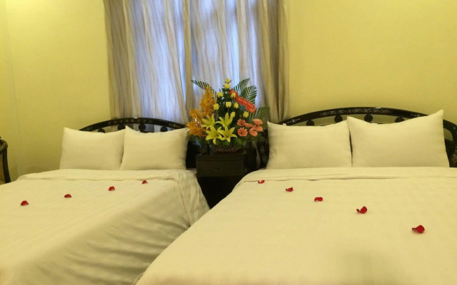 Jade Hotel