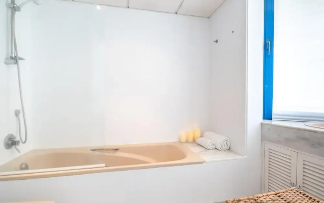 Marbella Pool House Ph77 on sea Shore
