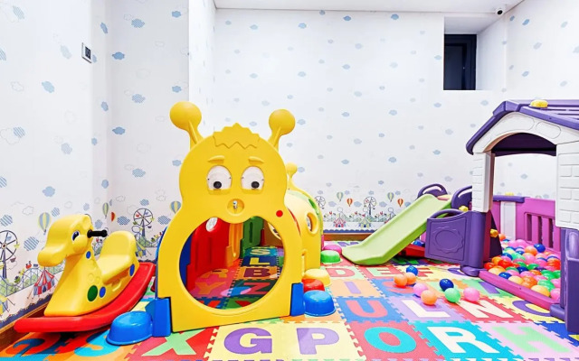 Paris Deli Danang Beach Hotel