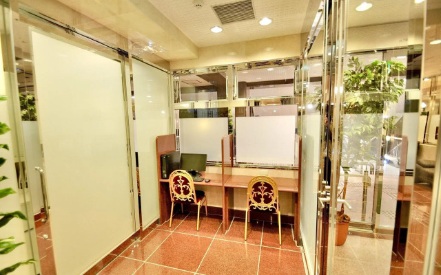HiroshimaEkimae Universal Hotel ShikansenguchiMigi