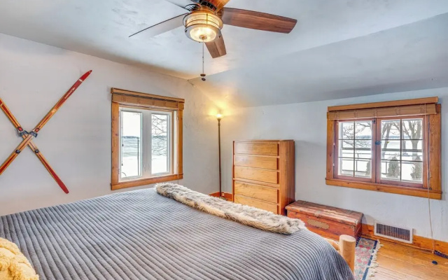 Family-friendly Lake Waubesa Home: Boat + Swim!