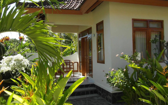 Starlight Hotel Lovina