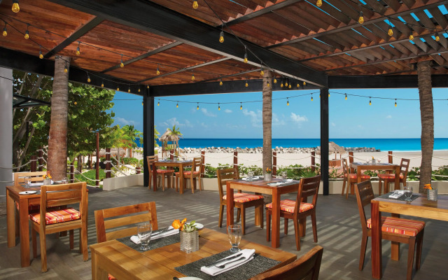 Krystal Grand Cancun