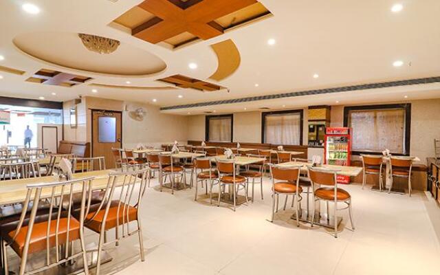 Fabhotel Nera Regency