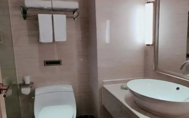 Vienna Hotel (Xupu Wanda Plaza)