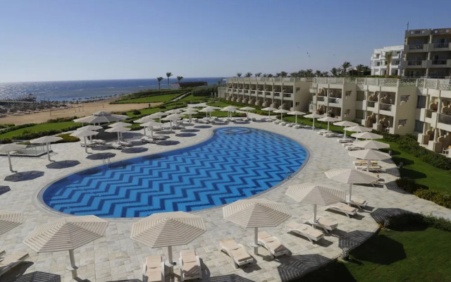 Sirena Beach Resort  Spa