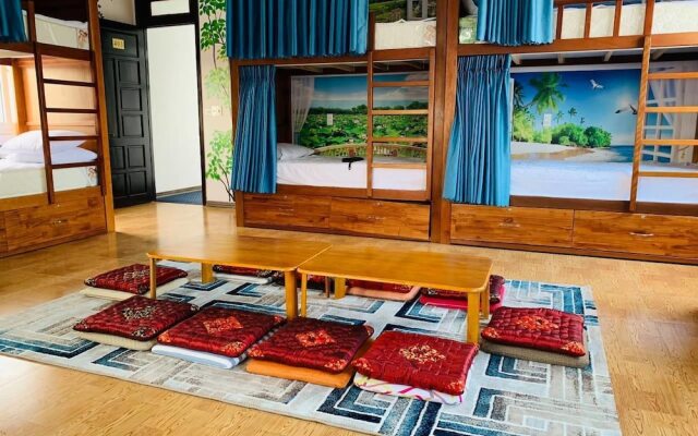 V.I.P's House  2