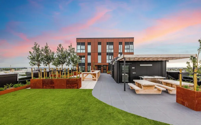 Stunning Ellerslie Apartment + Private Balcony!