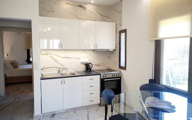 Salonikiou Beach Deluxe Apartments
