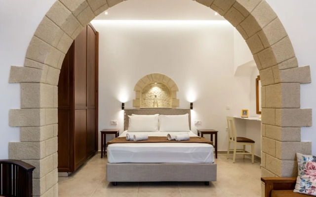 The Owl House Near Chania City Centre