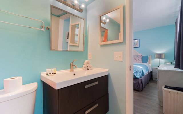 Mid Mari - Gorgeous Nautical Condo Near Beach, Shops & Restaurants- Condo 105