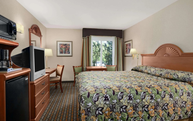Hotel Vinea, a Travelodge by Wyndham