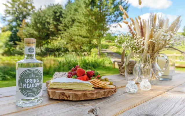 Secret Waterside Lodges in Worcestershire