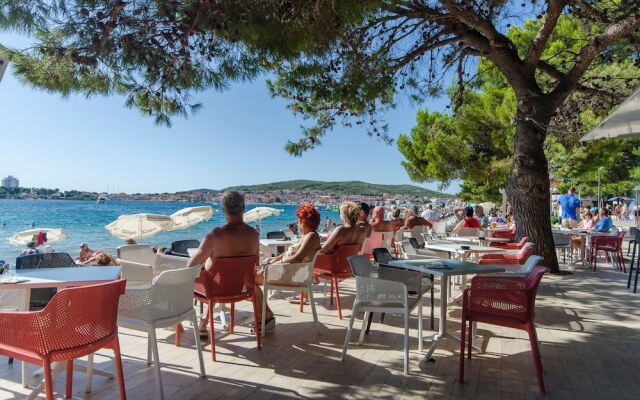 Apartments and Rooms Summercity Life