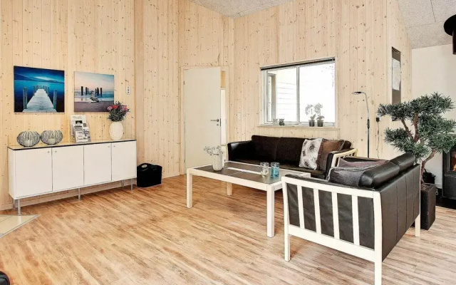 Spacious Holiday Home in Glesborg near Ocean