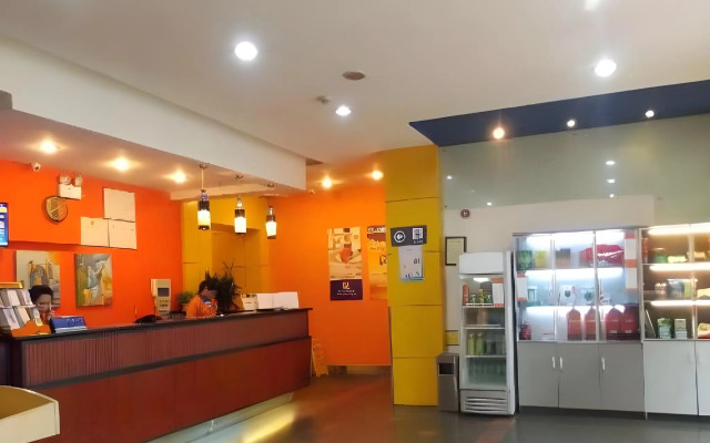 7 Days Inn Chengdu North Railway Train Station Square Branch