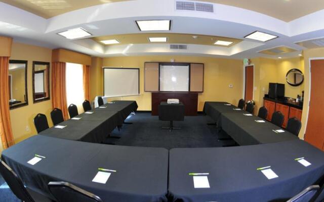 Fairfield Inn And Suites Fresno Clovis