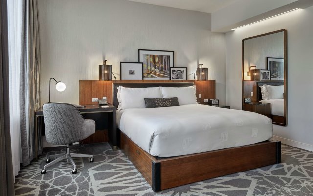 LondonHouse Chicago, Curio Collection by Hilton