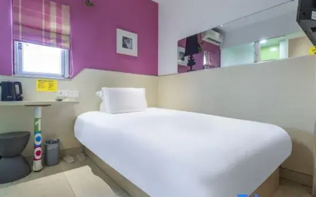 Yibai Liangpin Hotel Wenzhou South Station College of Science and Technology Branch