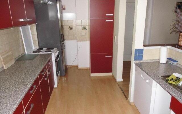 Sehr-schoene-4-Raum-Maisonette-Fewo-mit-110qm-Balkon-zentral-preiswert-T7