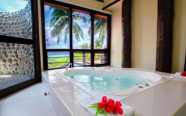 Mana Island Resort & Spa