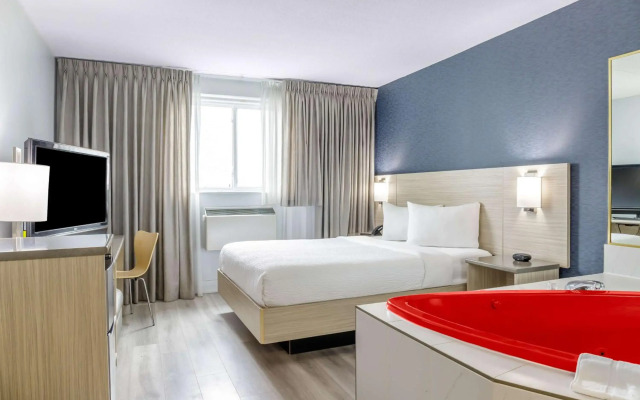 Motel 6 Niagara Falls, ON – Near the Falls