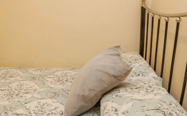 Apartment 6