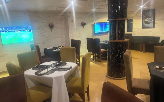 Maracanaluxury Hotel & Suites