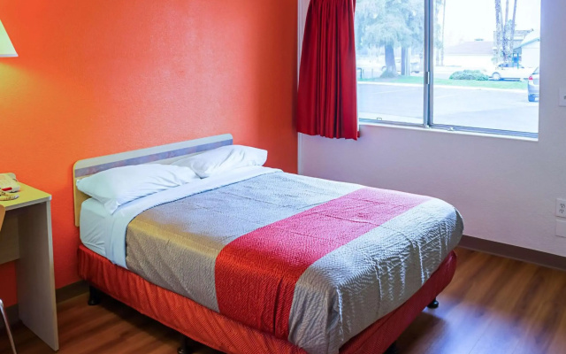Motel 6 Porterville, CA