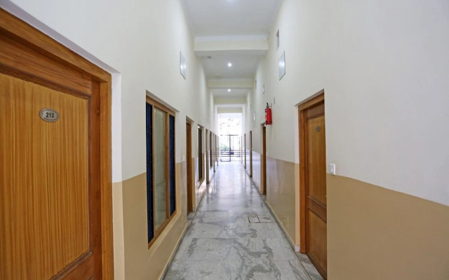 Oyo 19638 Hotel Jay Continental