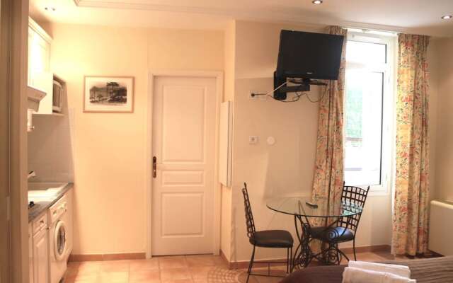 Studio Commandant André 13