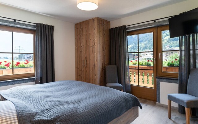 Welcoming Apartment in Ramsau im Zillertal near Ski Area