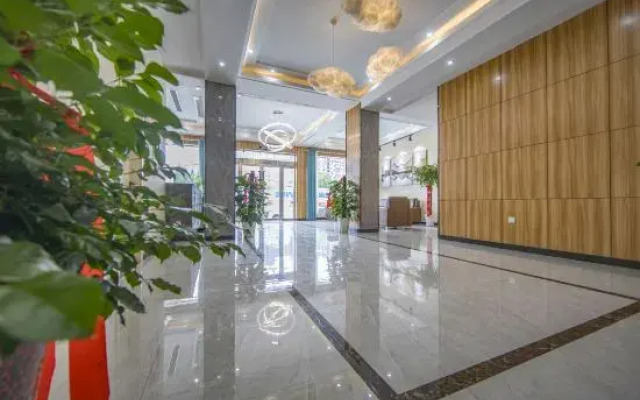 Qianshan Bo'er Man'ersi Hotel