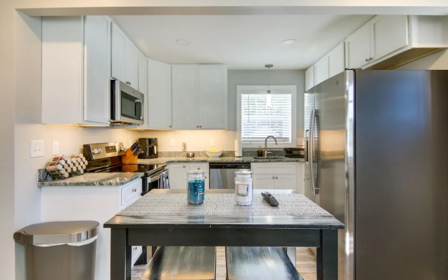 Updated Home - Walk to Salisbury University!
