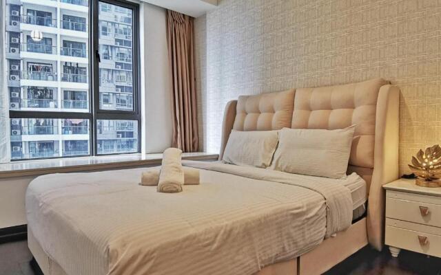 Yussy 4Bedroom Condo at R&F Princess Cove